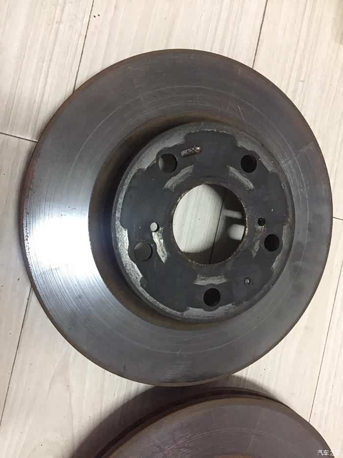 转让13款卡罗拉原车前刹车盘原厂拆车件