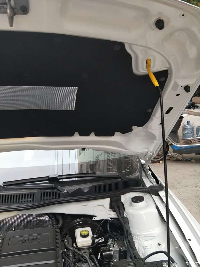 【图】发动机机顶盖 你们有那个黑色隔音的吗._宝来论坛_汽车之家论坛