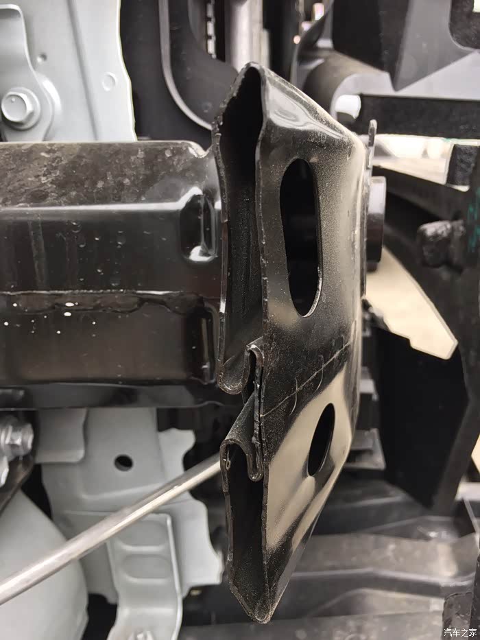 荣放防撞梁有要看的没拿走