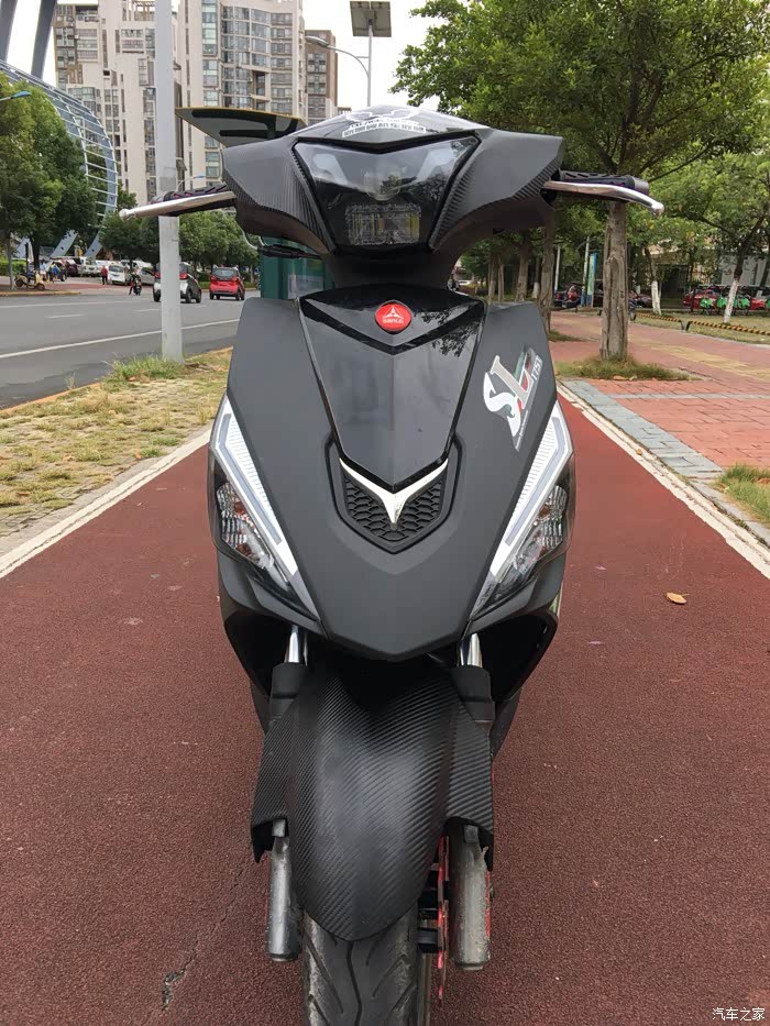 我的第二辆摩托车宏佳腾sl175