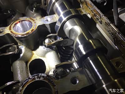 在进步检查之后发现该气门弹簧变成两片