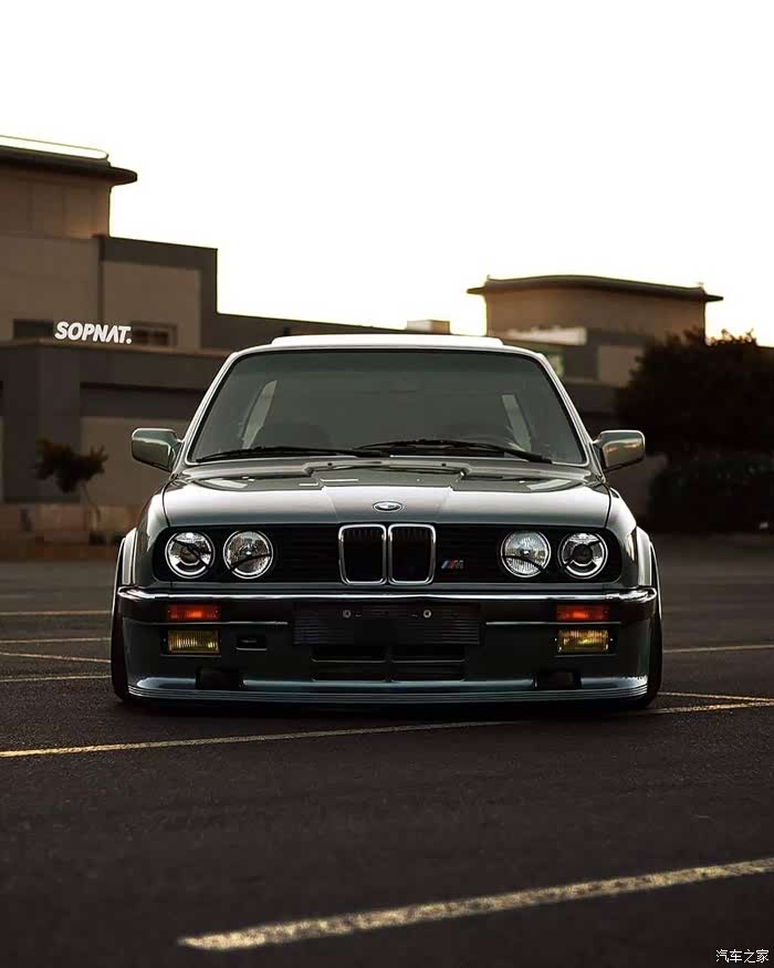 四眼圆灯的宝马e30 m3,经典的老宝马