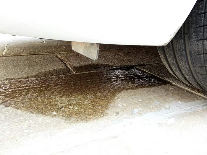 平均两秒漏一滴,浪费玻璃水钱