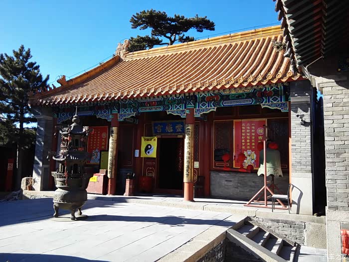 千年古刹大觉寺日照金顶妙峰山