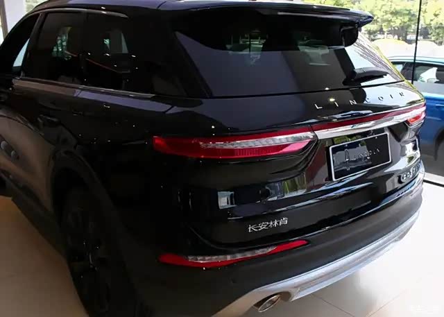 林肯飞行家黑骑士版,外观大气,轴距2711mm