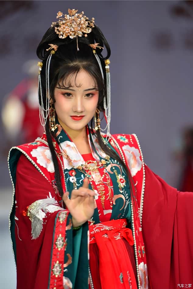 瑞虎8 plus带我穿越看唐朝小姐姐