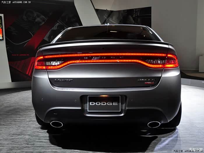 这车原来叫neon霓虹.后来更名叫道奇dart达特