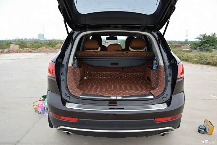 超大后备箱!