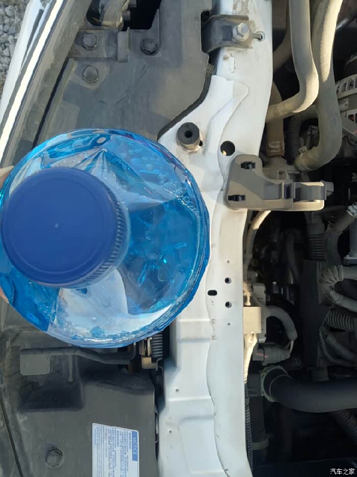 【图】自己动手给卡卡加玻璃水_卡罗拉论坛_汽车之家论坛