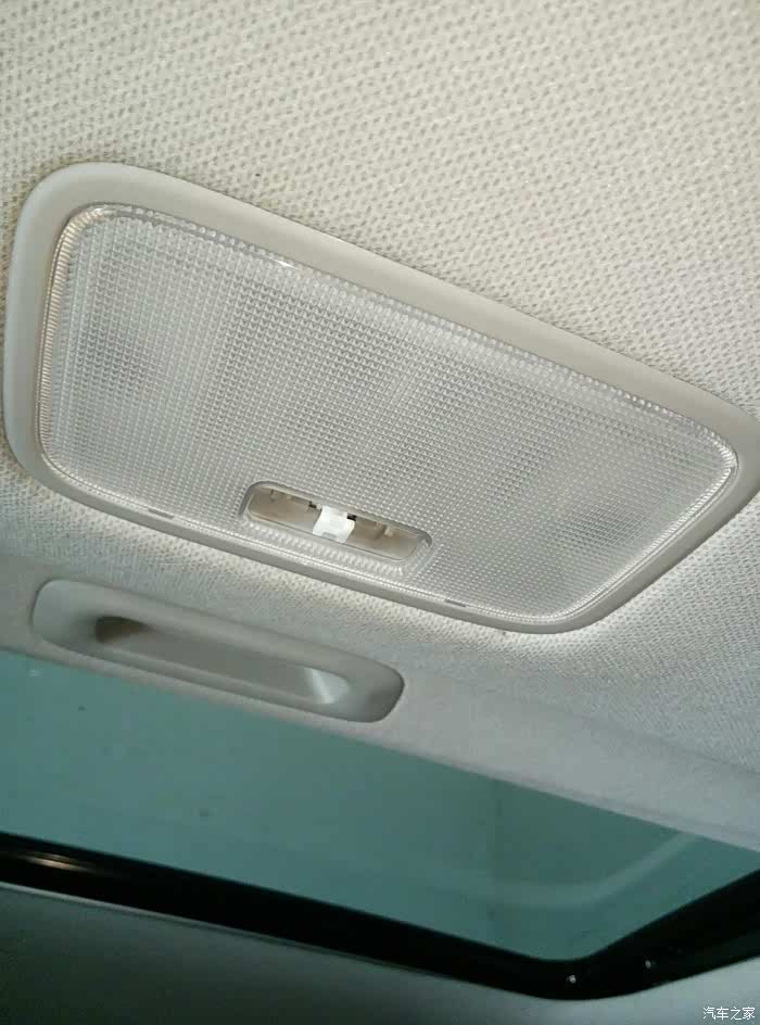 急,后排阅读灯怎么拆