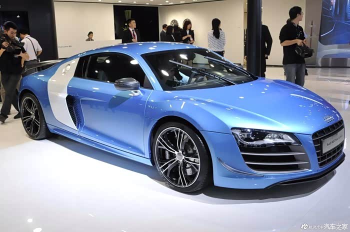 奥迪r8宝马i8大家给些建议