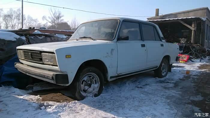 90年代后随中国合资轿车迅速发展拉达2105被品质技术先进国产合资轿车