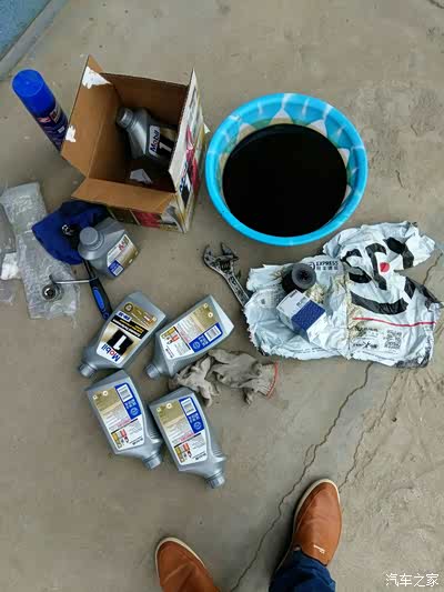 别克君越换机油机滤