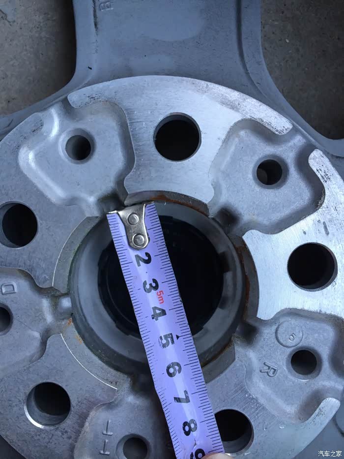 今天收到的拆车轮毂到了,中心孔应该是66.6.和奔驰奥迪通用