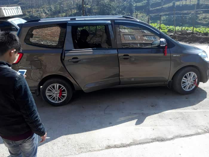 【图】s1标准型想加装黑色裙边_五菱宏光论坛_汽车之家论坛