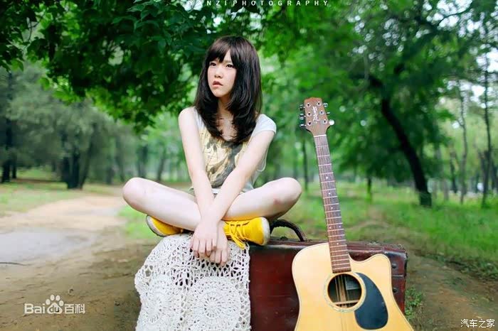 歌手本兮的生平简历和一些照片