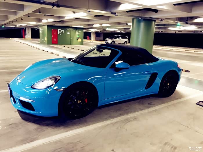 抓住年轻的尾巴迈阿密蓝保时捷718boxster详细提车作业