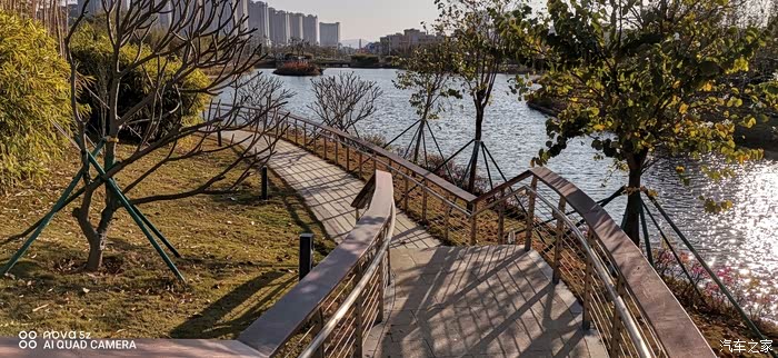 与逸动打卡新市中心的东涌小公园