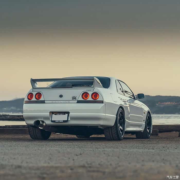 日产skyline gt-r r33,老而弥坚,帅气