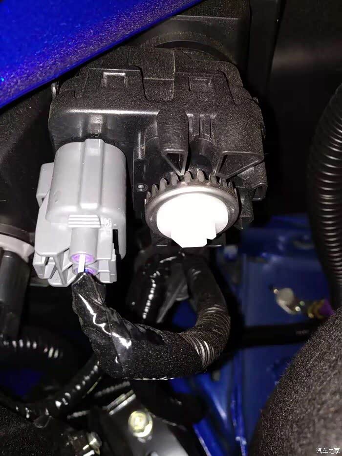 各位大神,有知道十代雅阁豪华版的近光灯怎么调远一点呢?