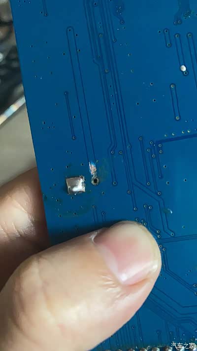 焊盘掉了,扣开直接焊到线路上