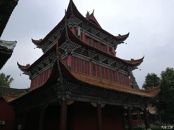 逸起出游观古圆觉寺