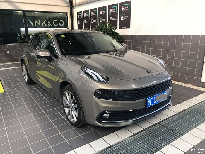 领克03金色也很好看呀