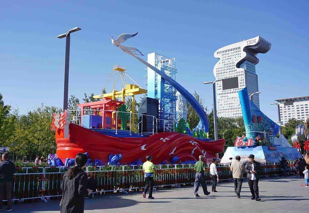 夏天还是很绿,风景还是很美,姑娘还是很可爱.