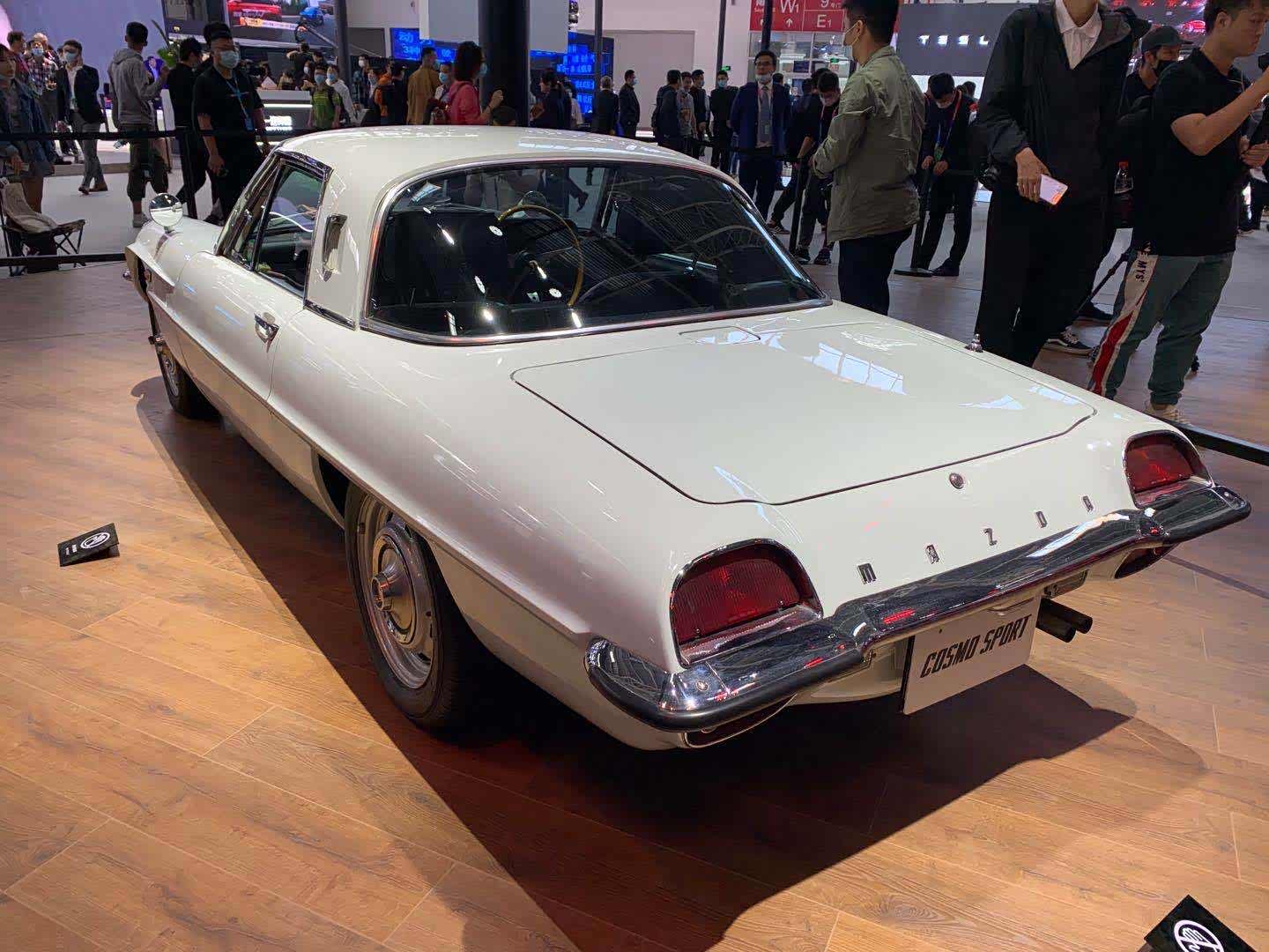 cosmosport这台车是全球首款搭双转子发动机的车型