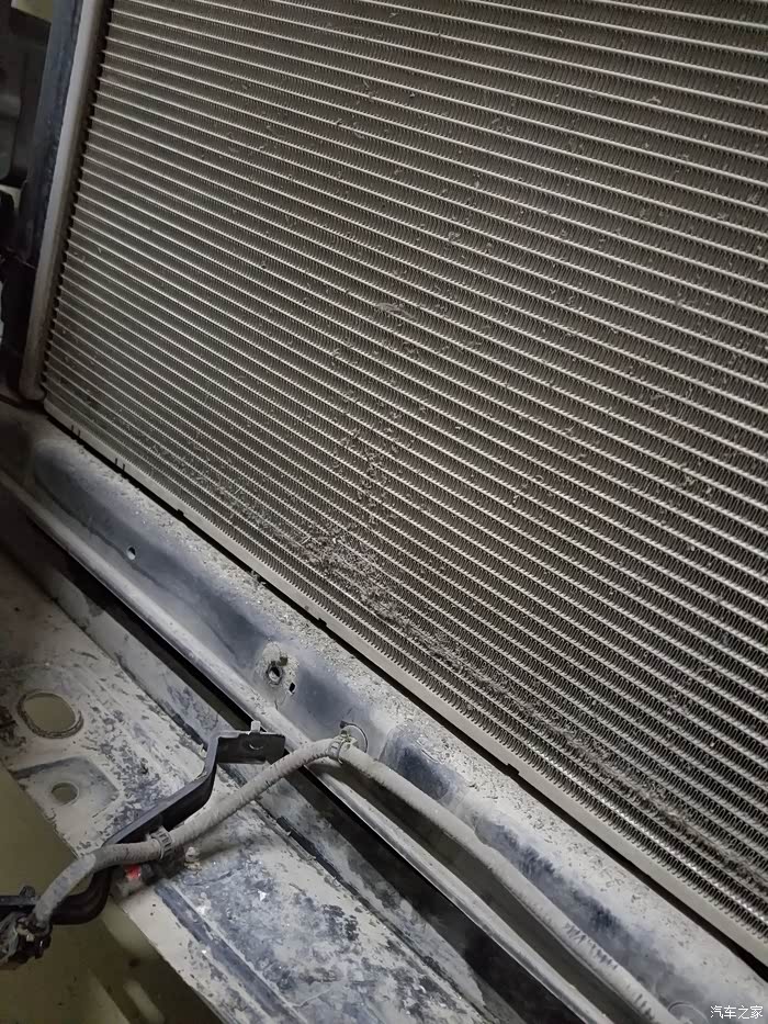 现代ix2515款16l尊贵版散热器冷凝器拆洗