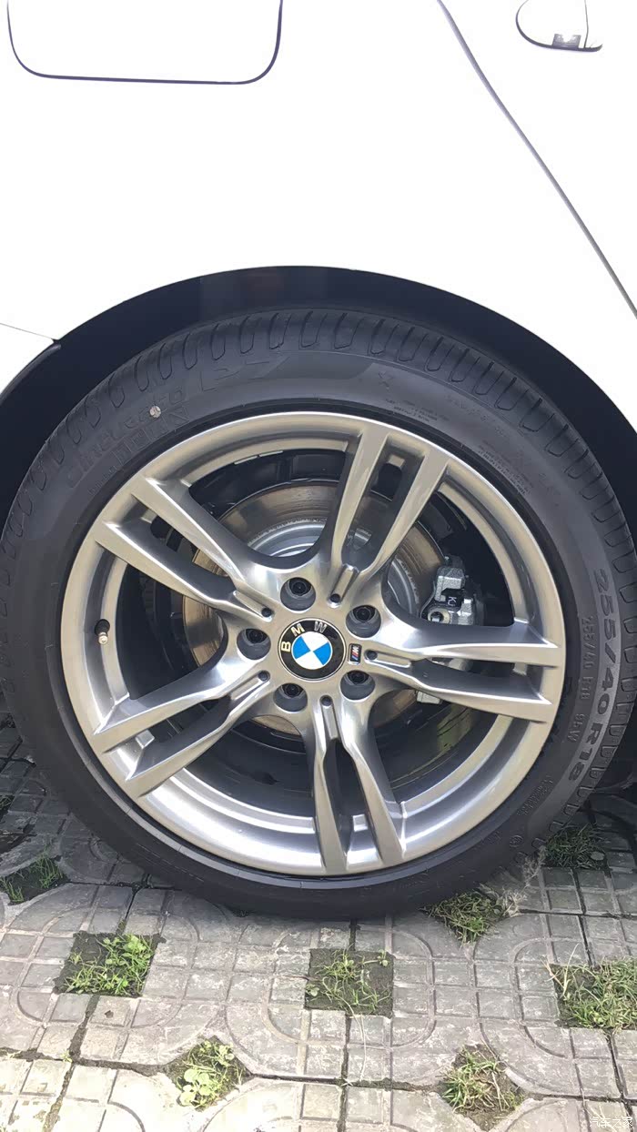 轮毂喷亮黑还是哑光黑好?