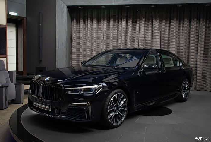 黑武士的宝马7系,沉稳高端