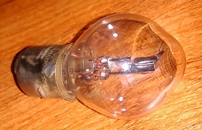【技术贴】汽车灯泡是怎么坏的,灯泡总是坏的车友速来,求精