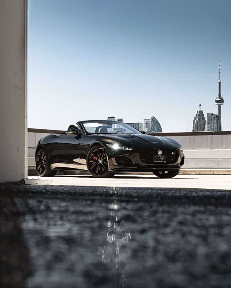 黑色车身最帅气勇猛的捷豹