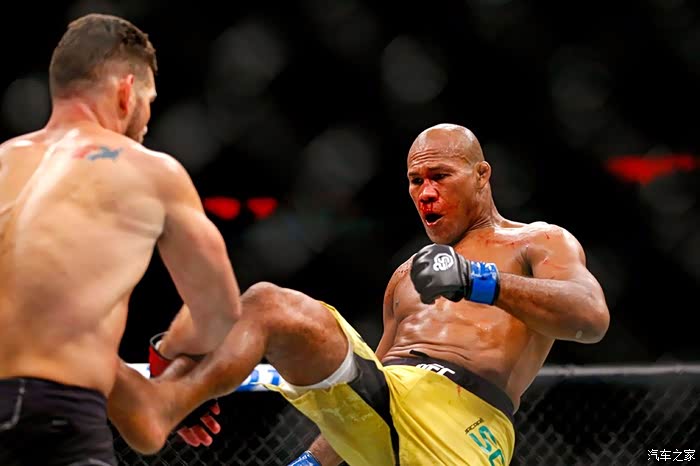 ufc230鳄鱼索萨击败克里斯韦德曼精彩瞬间