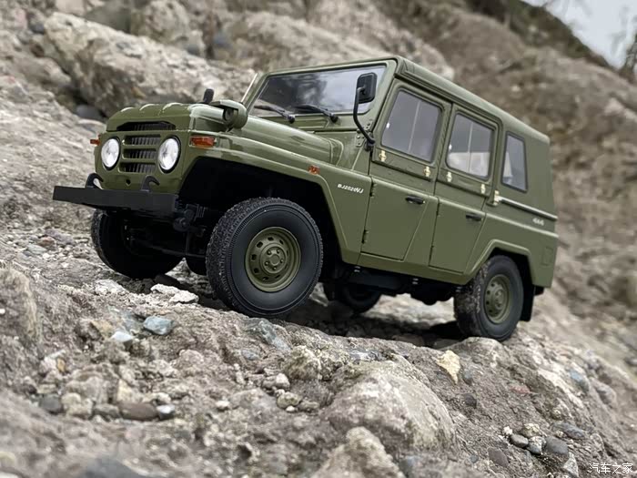 北京bj212越野车模型外拍