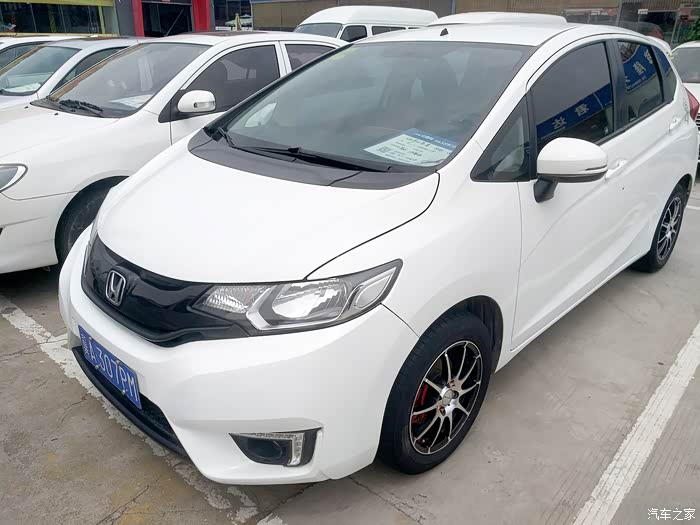 雅泛迪sl77,亮银色新款,15x6j et38,有人用吗,找不到装车照.