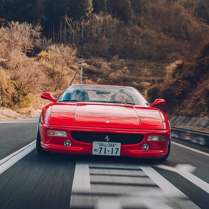 跳灯版的法拉利看起来也很好看.