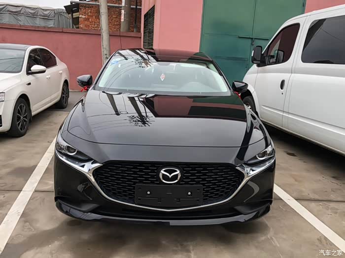 求黑色新马三图