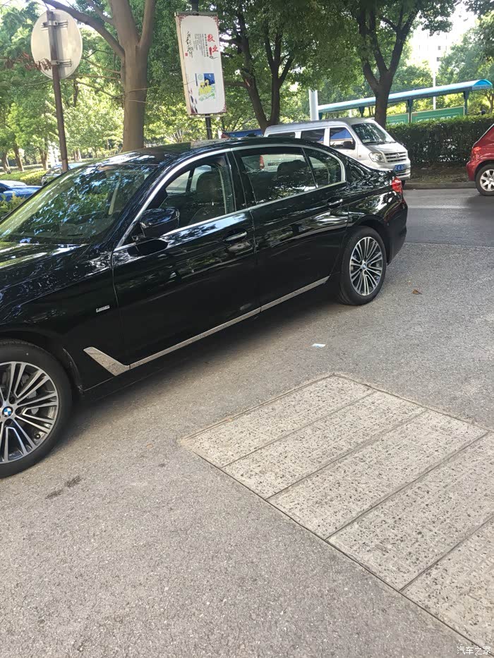 725 | 回复: 2 宝马5系论坛 更新一些照片,给大家参考 