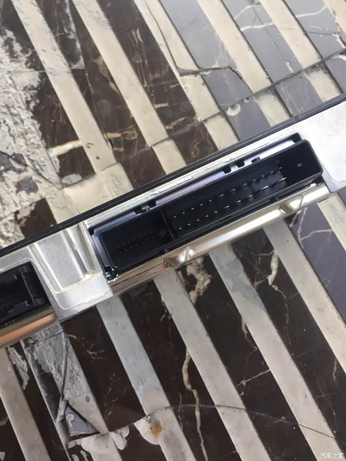 求奥迪a6bose功放端子定义图