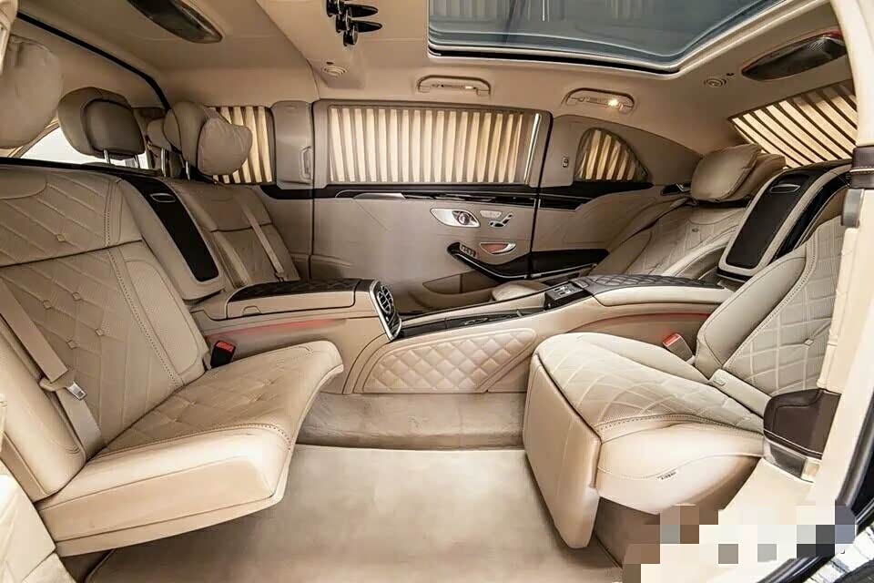 迈巴赫不仅仅因为他叫迈巴赫,内饰确实很棒