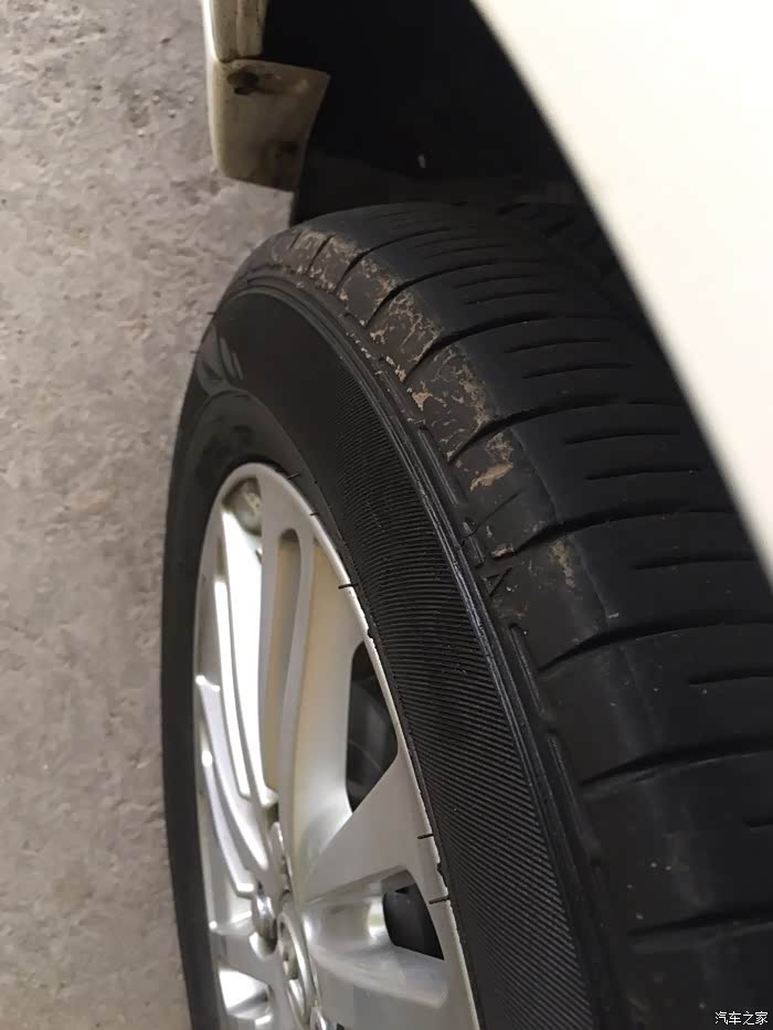 轮胎胎肩有条线是不是磨胎了