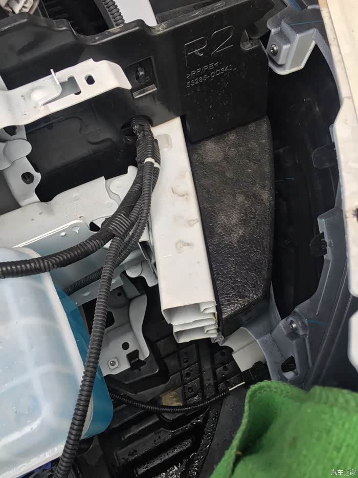 威驰的吸能盒防撞梁