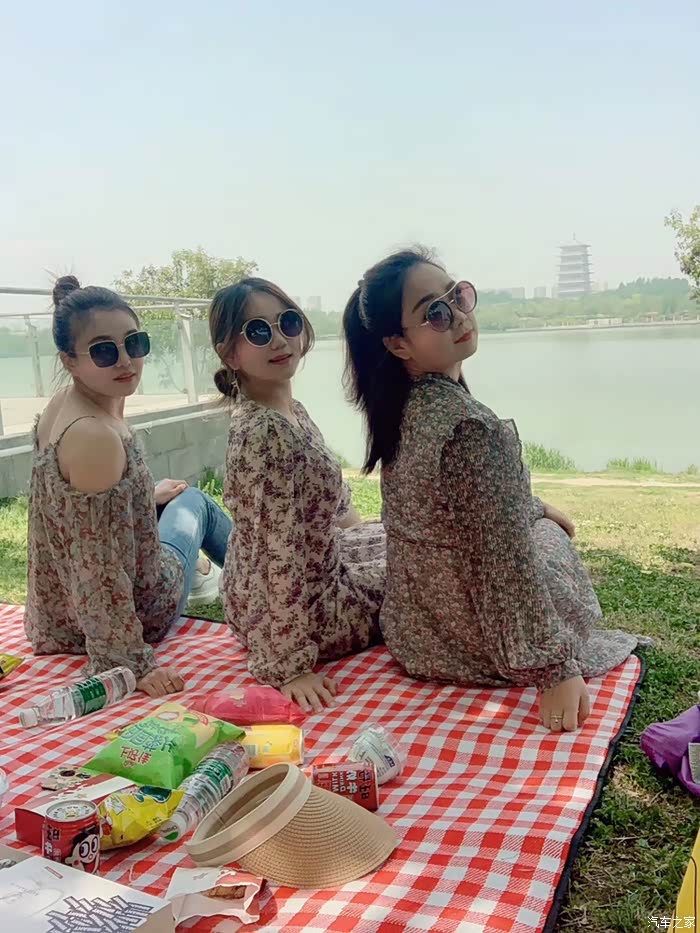 一群美女出去游玩,闺蜜行