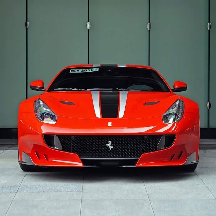 法拉利f12 tdf,喜欢哪款颜色呢?
