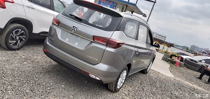 以提宝骏360银色一台