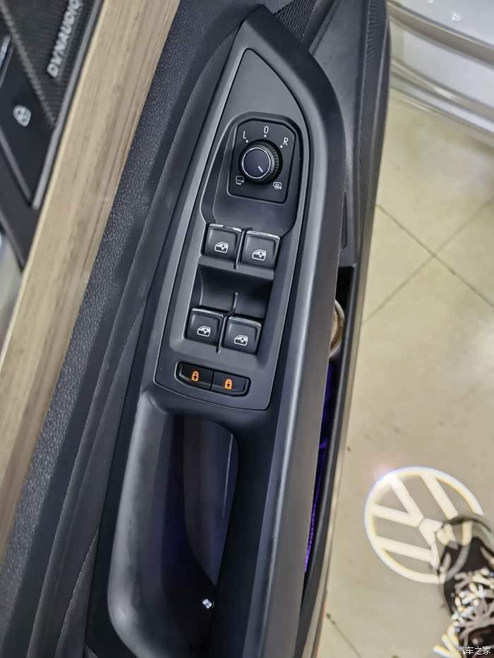 【图】19帕萨特加装原厂后排电子儿童锁_帕萨特论坛_汽车之家论坛