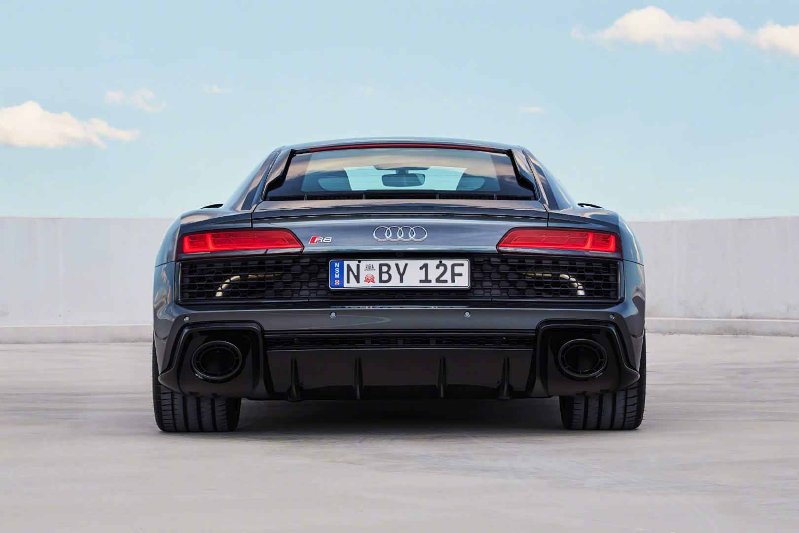 2021 audi r8 v10超跑,彰显速度的魅力!