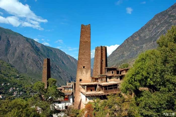 百户藏寨千年碉楼这个川西最后的秘境